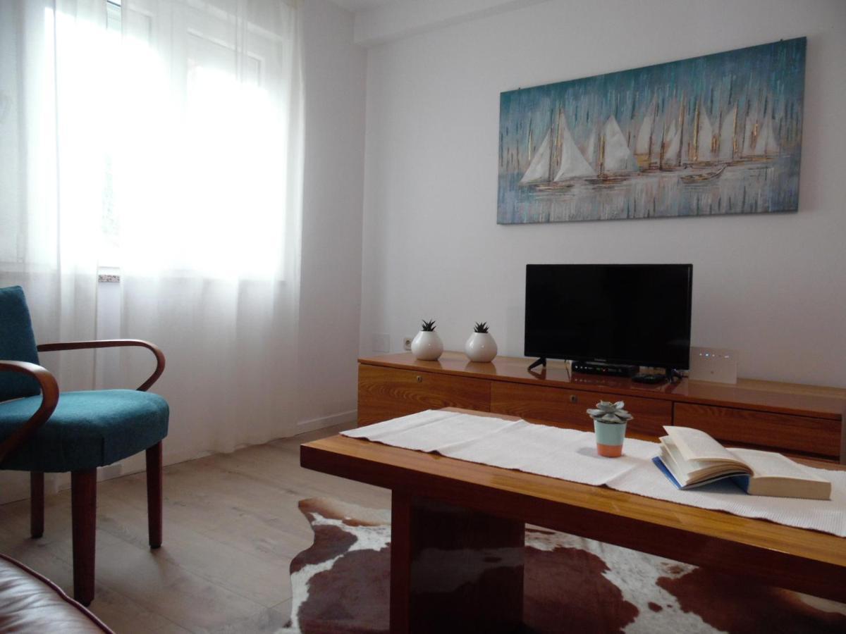 Lena Apartma Pula